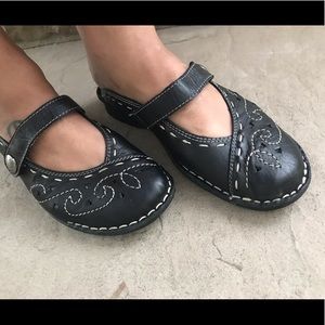 Black Spring Step Flats Or Clogs